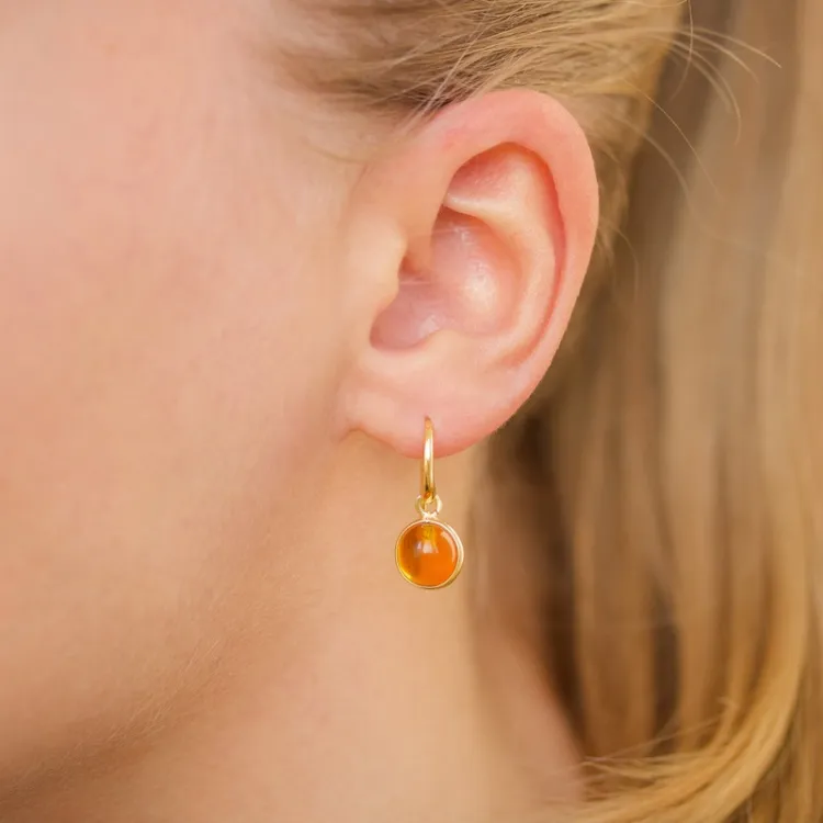 synteettinen meripihka korvarenkaat  kullattua hopeaa - Loom Stones