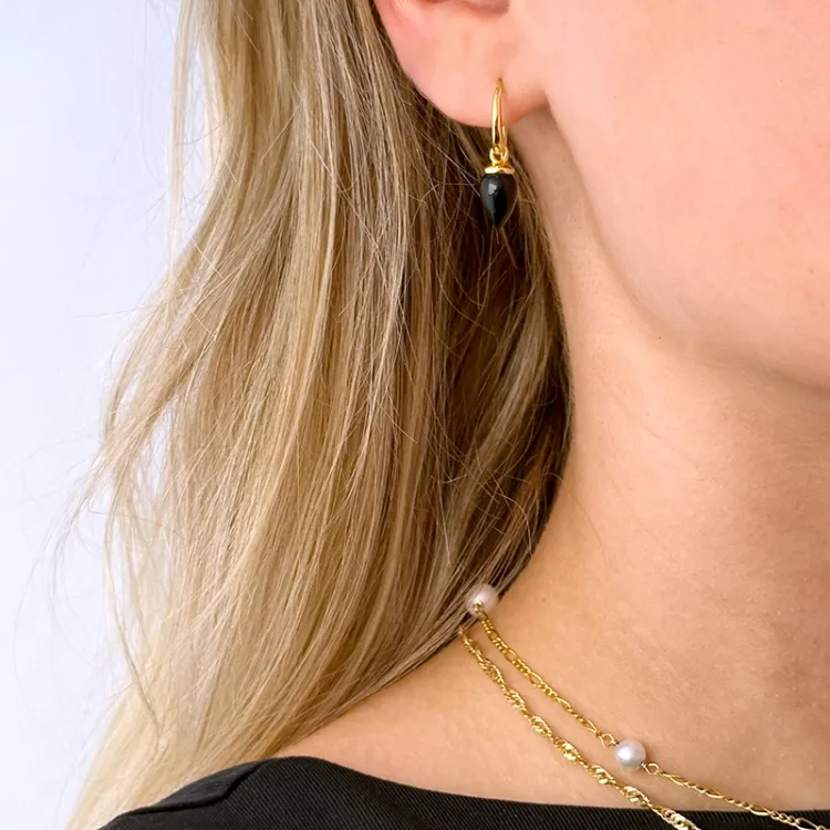 musta onyx korvarenkaat  kullattu hopea - Loom Stones