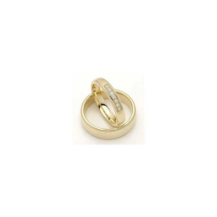 Vihkisormusta 14 karaatin kultaa 0,116 ct