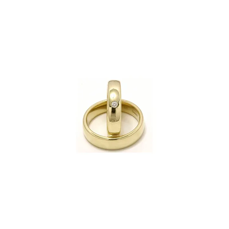 Vihkisormusta 9 karaatin kultaa 0,05 ct