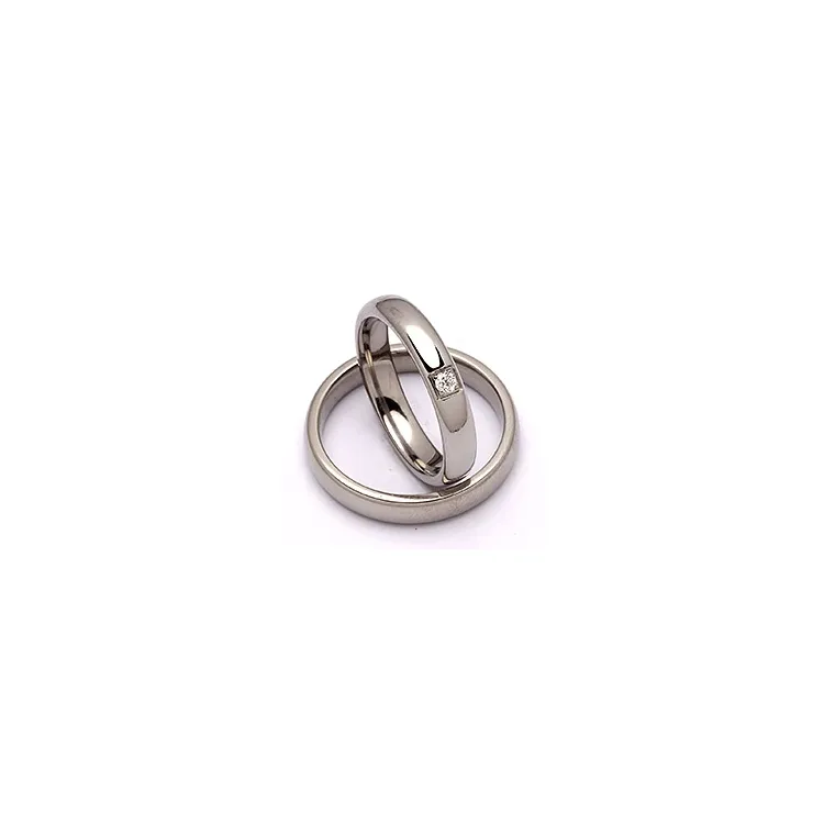 Vihkisormusta titaani 0,05 ct