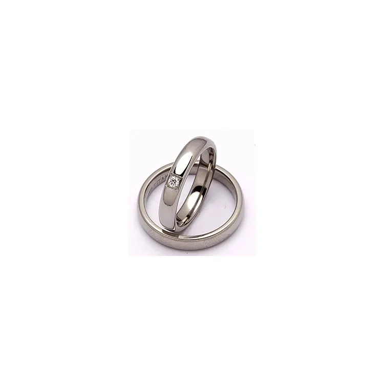 Vihkisormusta titaani 0,05 ct