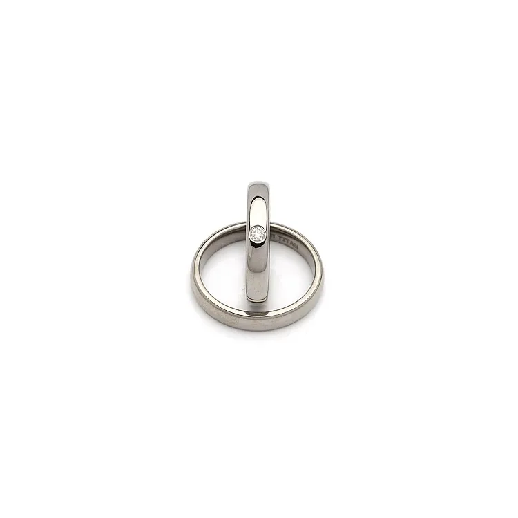 Vihkisormusta titaani 0,05 ct