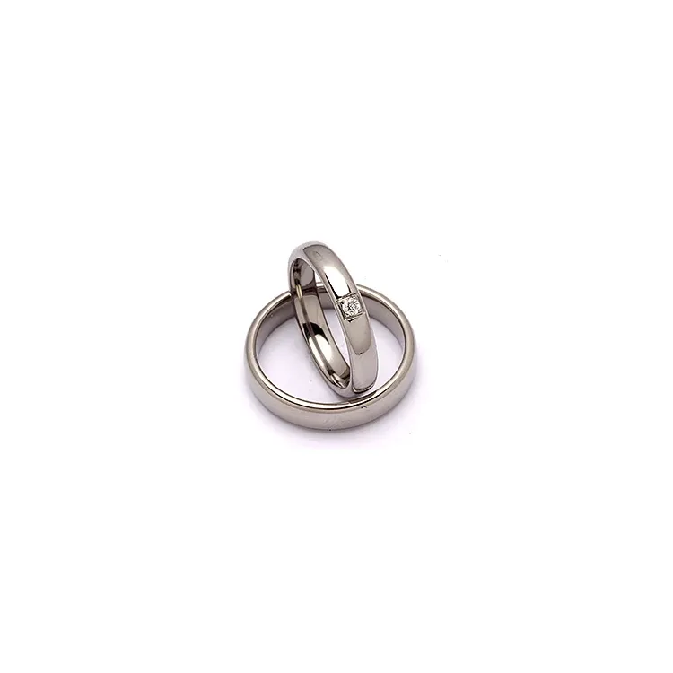 Vihkisormusta titaani 0,05 ct
