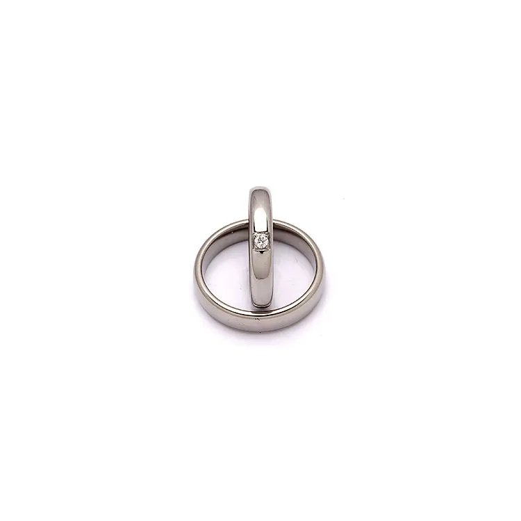 Vihkisormusta titaani 0,05 ct