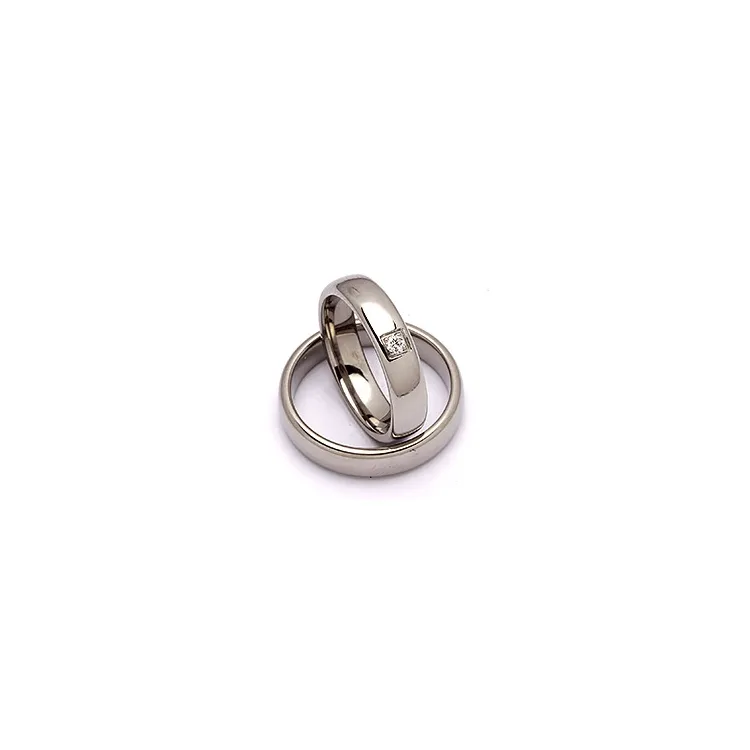 Vihkisormusta titaani 0,05 ct