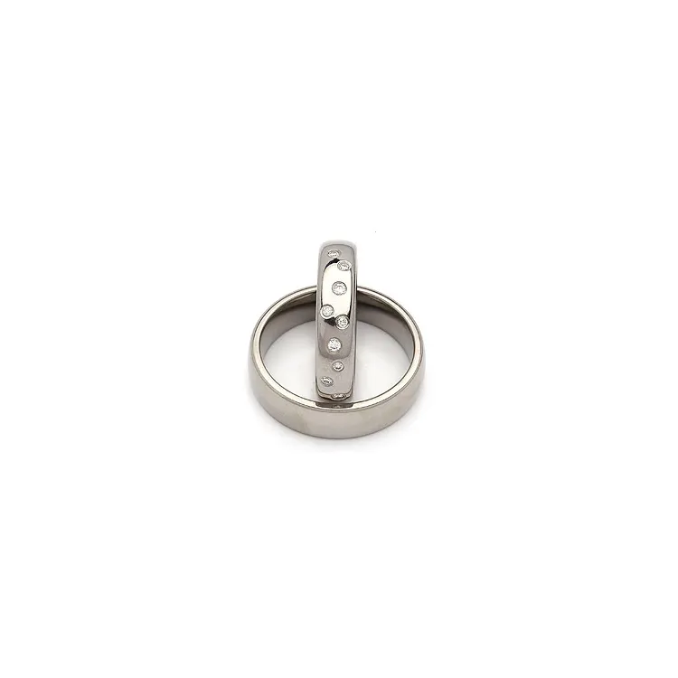 Vihkisormusta titaani 0,126 ct