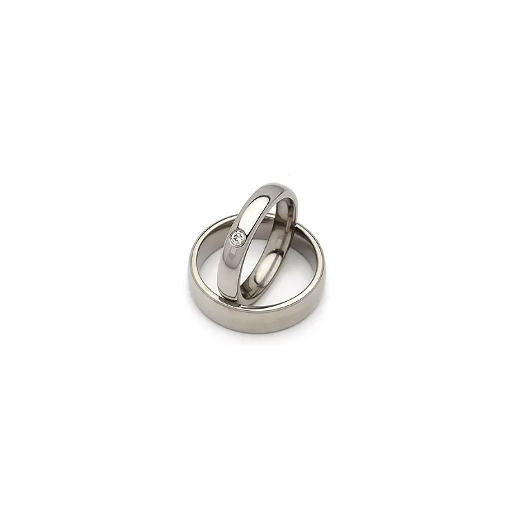 Vihkisormusta titaani 0,05 ct