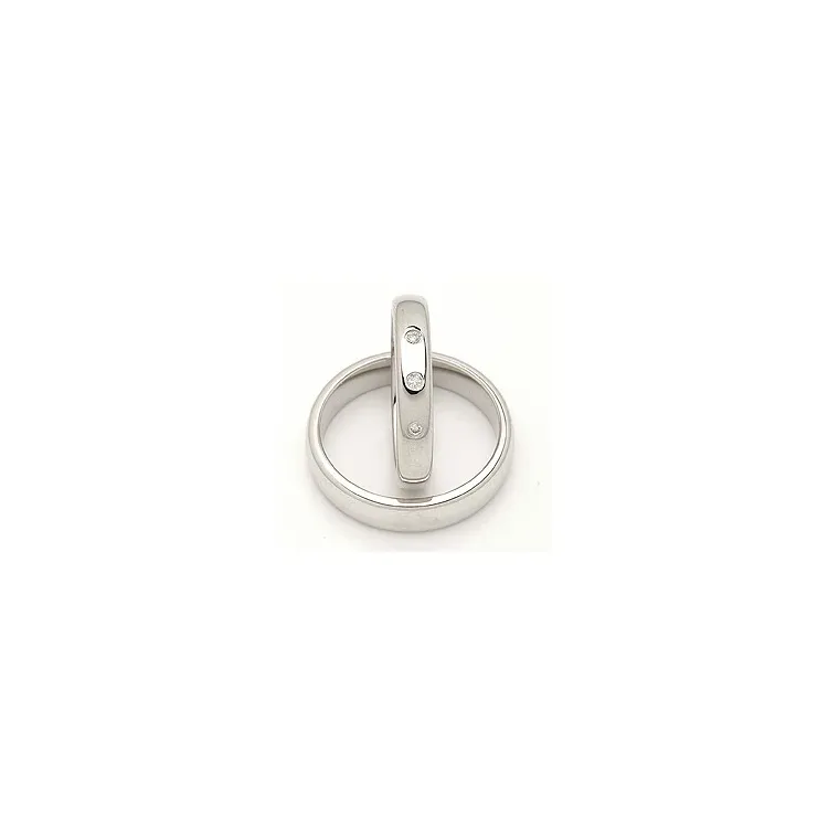 Vihkisormusta 14 karaatin valkokultaa 0,045 ct