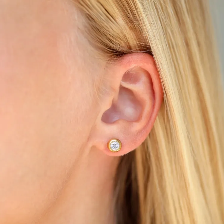 5 mm vedenkestävät zirkoni solitaire-nappikorvakorut  kullattu teräs - OCEANA