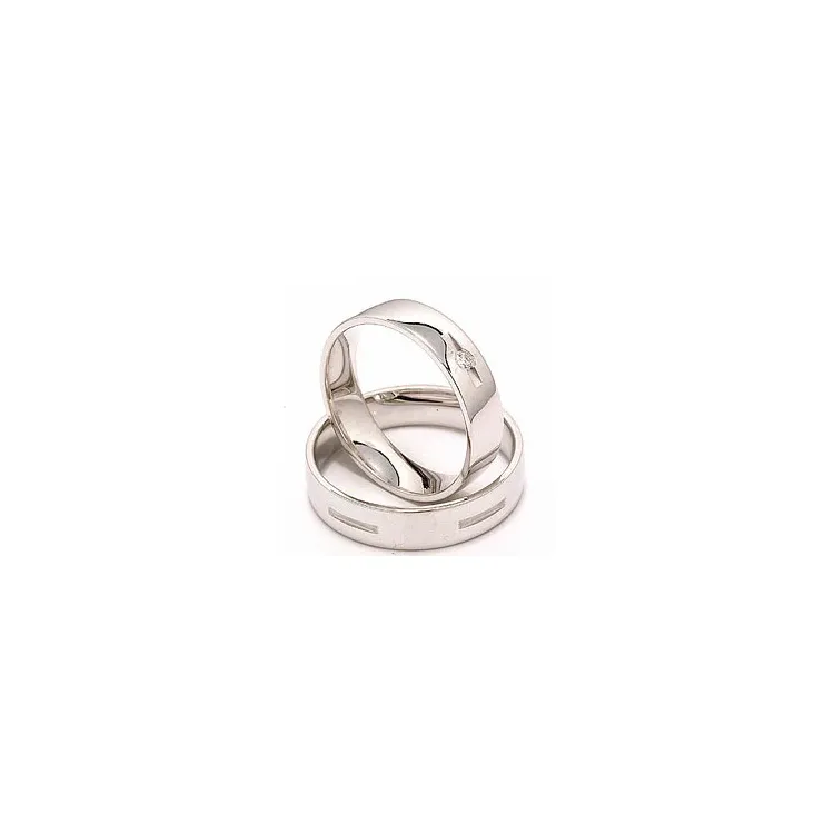 Vihkisormusta 14 karaatin valkokultaa 0,035 ct - setit