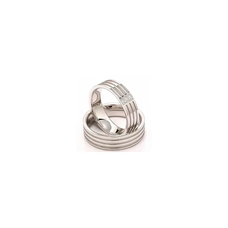 Vihkisormusta 14 karaatin valkokultaa 0,018 ct - setit