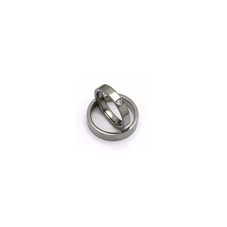Vihkisormusta titaani 0,05 ct