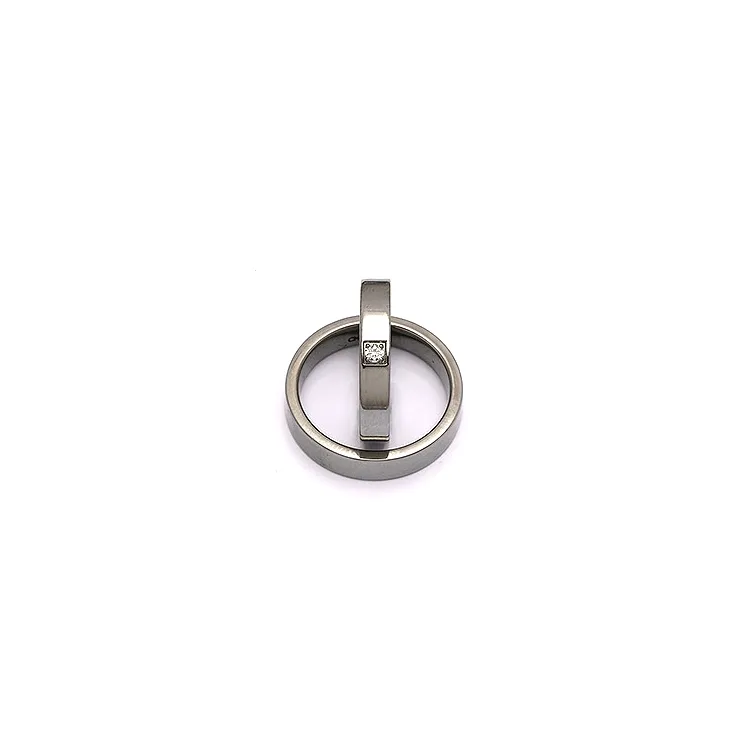 Vihkisormusta titaani 0,05 ct