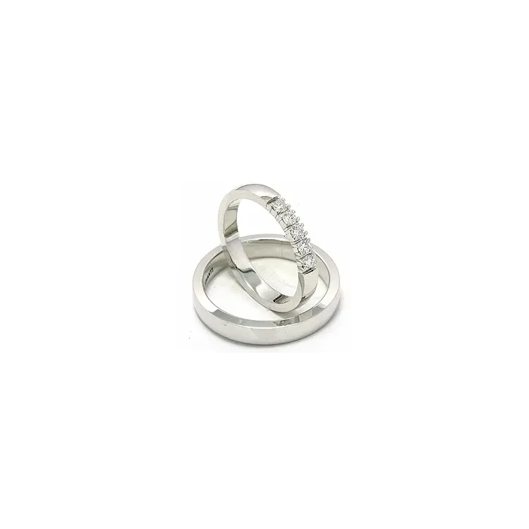 Vihkisormusta 14 karaatin valkokultaa 5 x 0,05 ct - setit