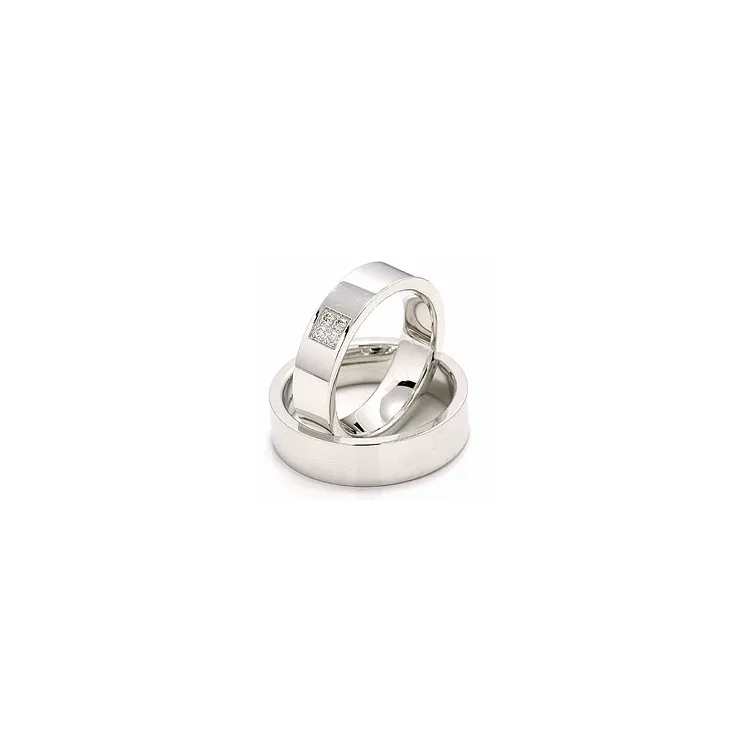 vihkisormusta 14 karaatin valkokultaa 4 x 0,0165 ct - setit