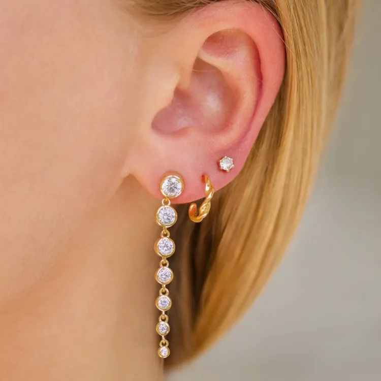pitkät zirkoni korvarenkaat  kullattu hopea - Bubbly Sparkle