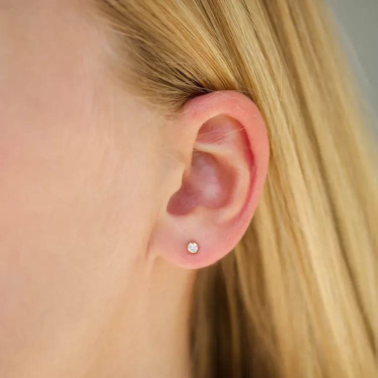 3 mm zirkoni solitaire-nappikorvakorut  kullattu hopea