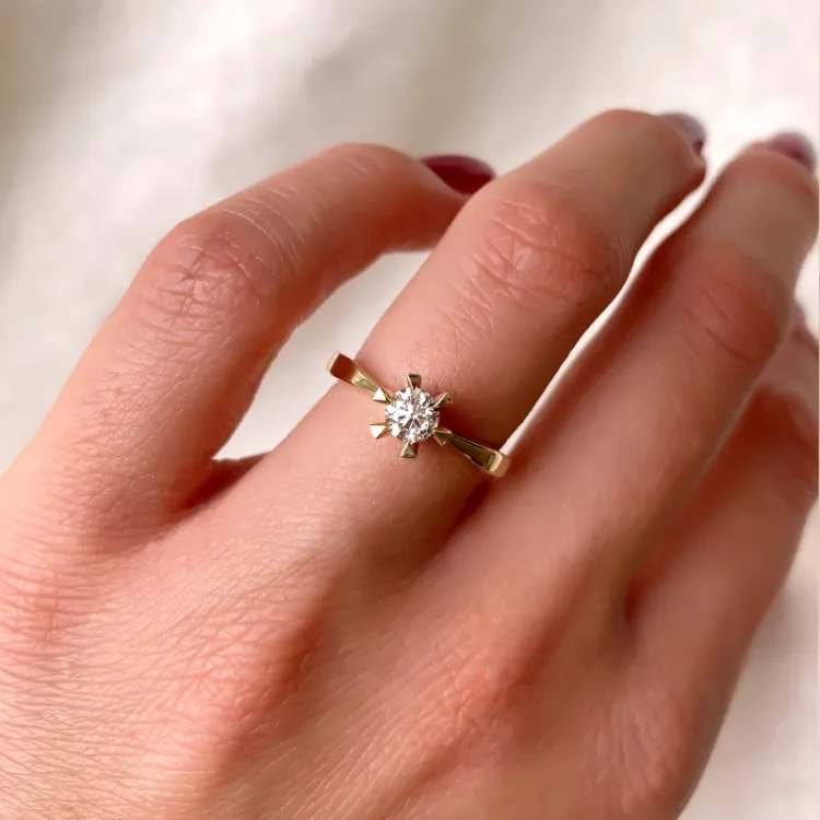 0,40 ct timantti solitaire-sormus 14 karaatin kultaa 0,40 ct