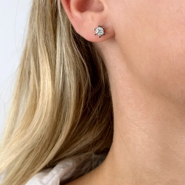 2 x 0,40 ct solitaire-nappikorvakorut 14 karaatin valkokultaa kanssa timantti