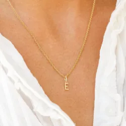 e-kirjain riipus  9 karaatin kultaa - My Letter