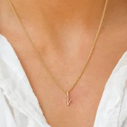 v-kirjain riipus  9 karaatin kultaa - My Letter