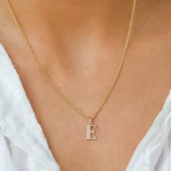 e-kirjain riipus  9 karaatin kultaa - My Letter