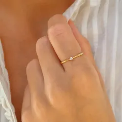 lab grown timantti solitaire-sormus kullattua hopeaa