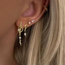 Nava Zale  pitkät helmi korvarenkaat  kullattua hopeaa