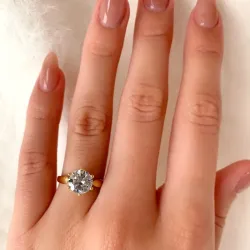 zirkoni solitaire-sormus 8 karaatin kultaa - Gold Collection