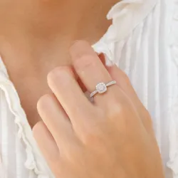 neliskulmainen timanttisormus 14 karaatin valkokultaa 0,26 ct 0,26 ct