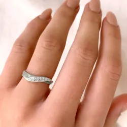 Yksinkertainen sormus hopeaa