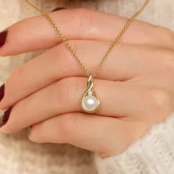 Helmi timanttiriipus 9 karaatti kultaa 0,03 ct