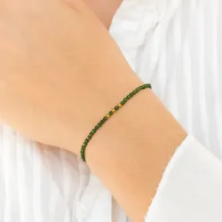 Elegantti rannekoru  kivi ja 3 hematite.