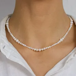 Sekakokoinen  kaulaketju  makeanveden helmi