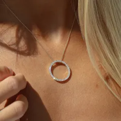 pyöreä lab grown timantti riipus 14 karaatti kultaa 1,03 ct