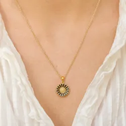 15 mm päivänkakkara musta riipus  kullattua hopeaa - Marie