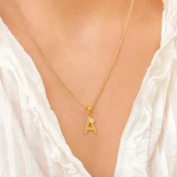 a-kirjain riipus  kullattua hopeaa