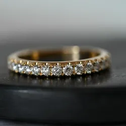 Timantti alianssisormus 14 karaatin kultaa 0,49 ct