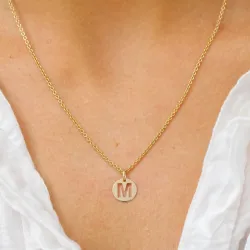 m-kirjain riipus  8 karaatin kultaa - My Letter