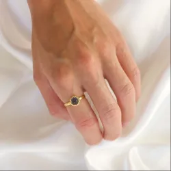 tummansininen kristalli sormus kullattu messinki - Eliné