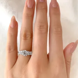 Tasapintainen zirkoni sormus rodinoitua hopeaa