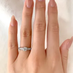 valkoinen zirkoni sormus rodinoitua hopeaa