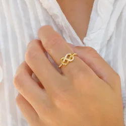 ääretön-merkki zirkoni sormus kullattua hopeaa