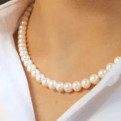 45 cm valkoinen helmikaulaketju  makeanveden helmi.