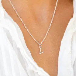 v-kirjain riipus  hopeaa - My Letter