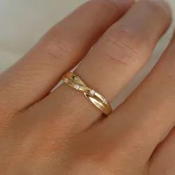 abstrakti timantti sormus 9 karaatin kultaa 0,03 ct